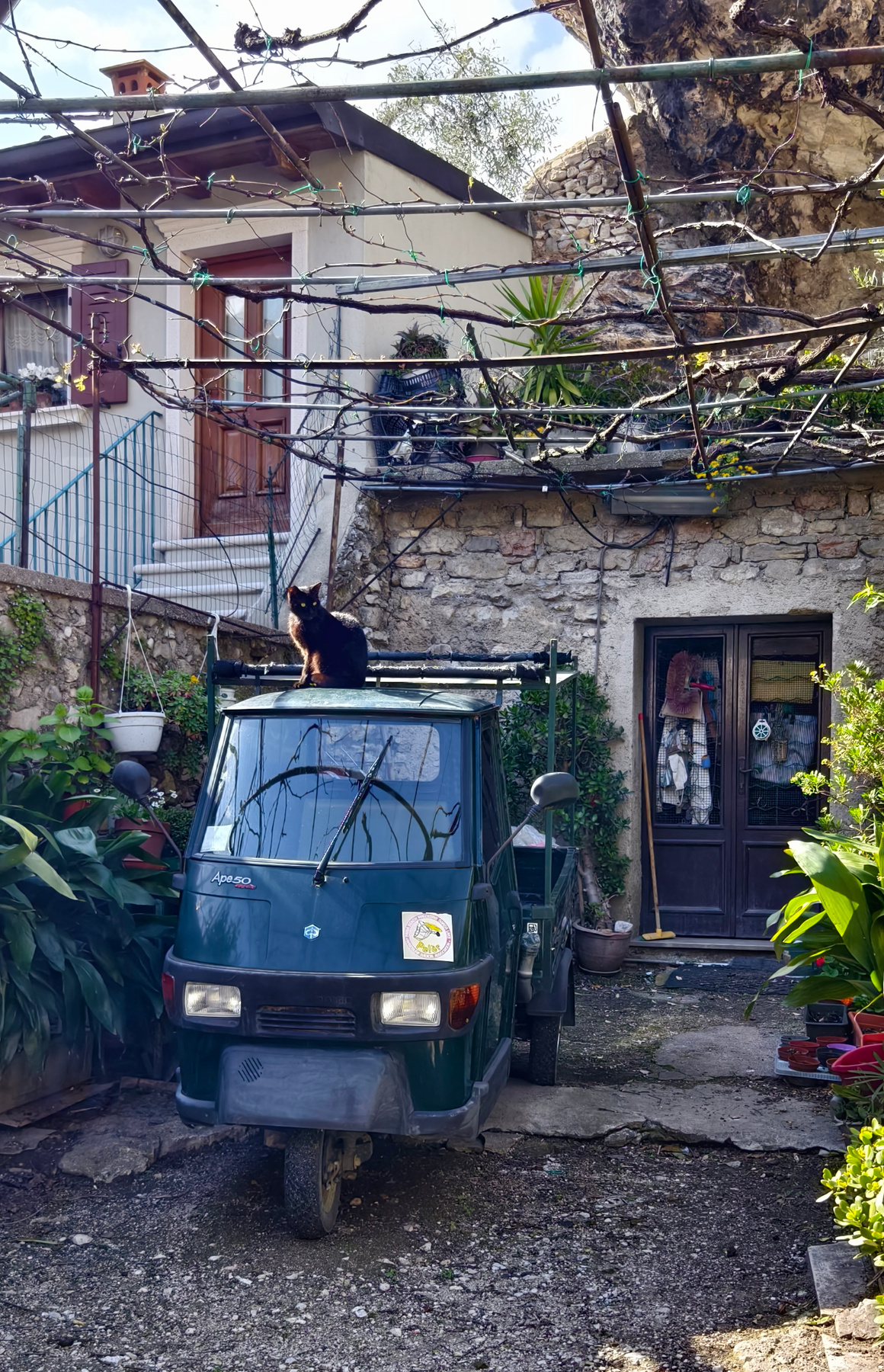 Дворик в Malcesine, Garda lake 