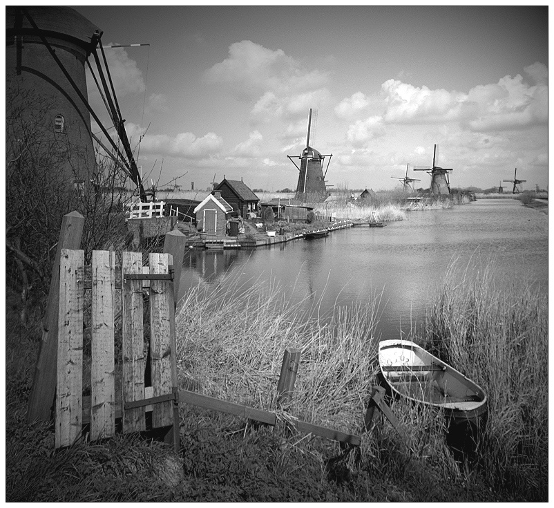* Небо  тучки  домик  травка  канал  лодка  мельница  Holland  Kinderdijk