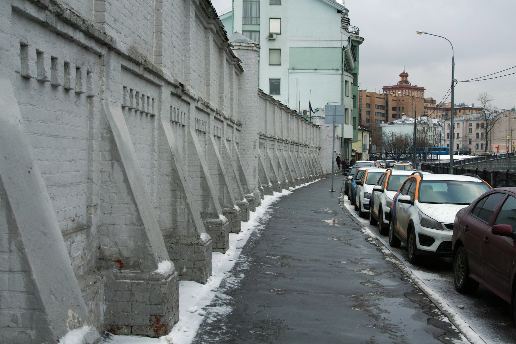Стена город Москва канал Водоотводный набережная Садовническая стена