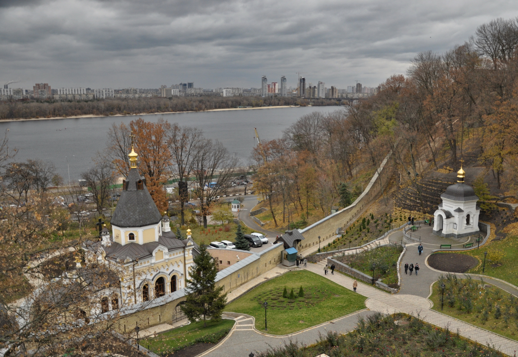 Киево-Печерская Лавра  Лавра Церковь парк Днепр