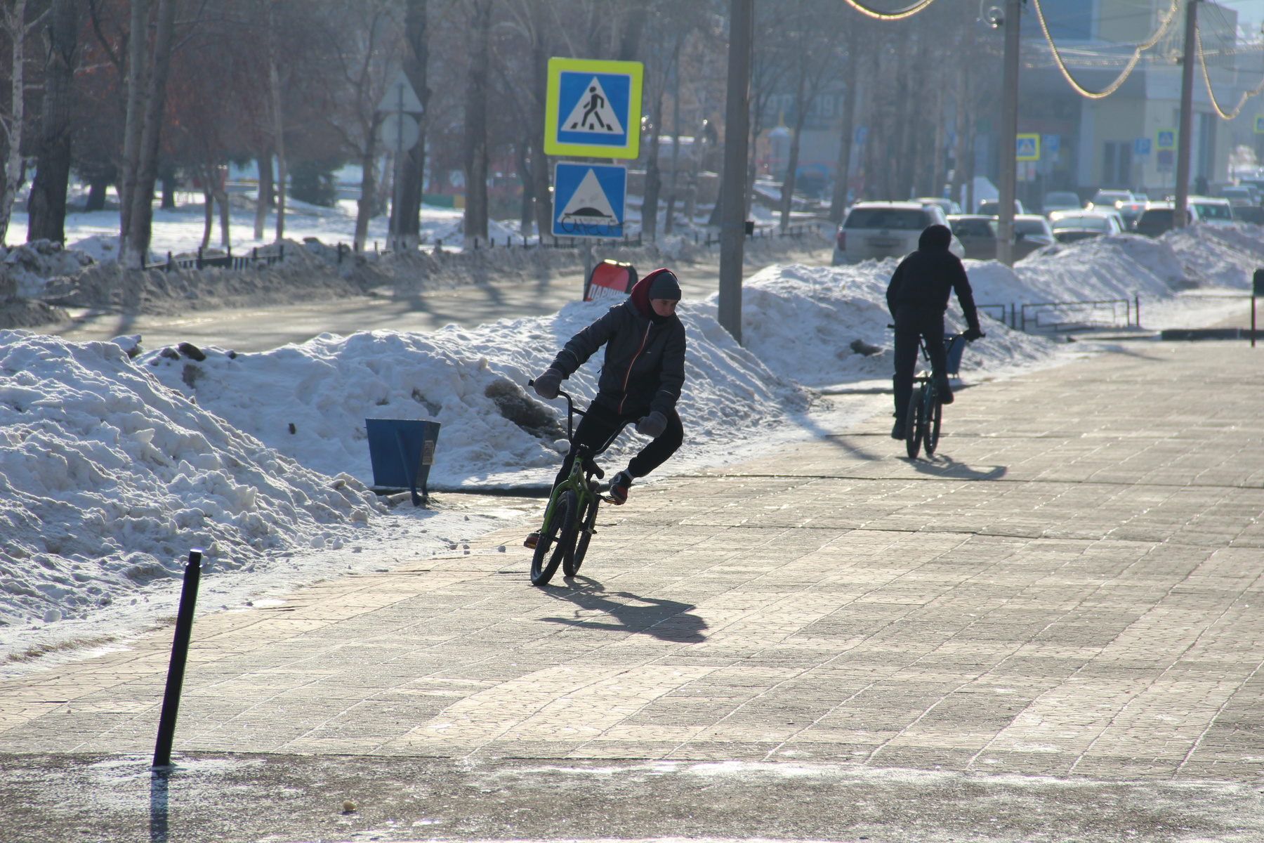 На крутых поворотах 