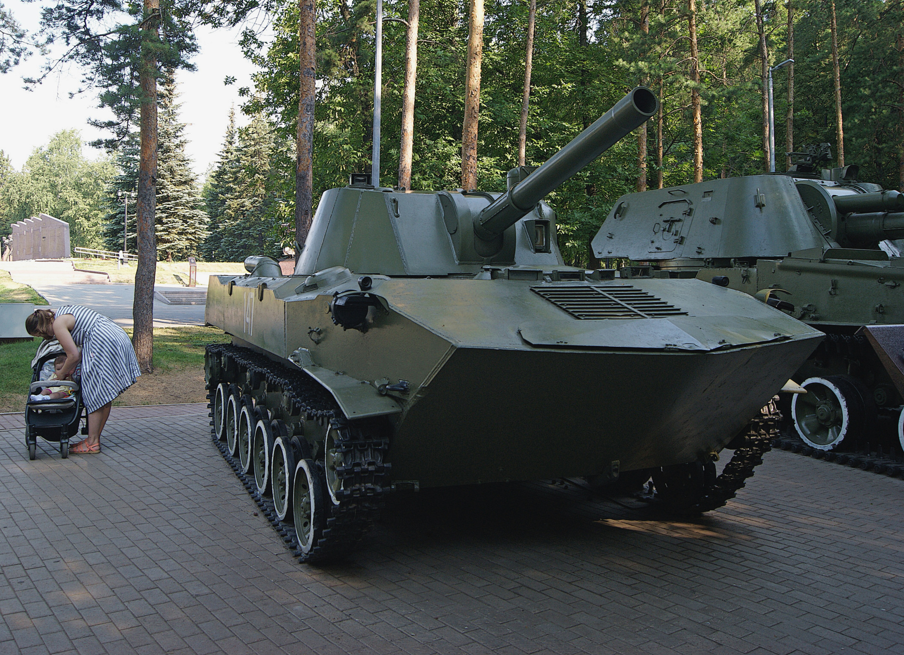 Нона военная техника 2С9 Нона-С
