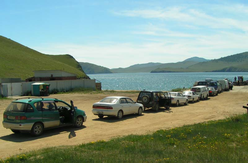 Очередь за отдыхом Байкал,пролив Ольхонские Ворота,очередь на паром.