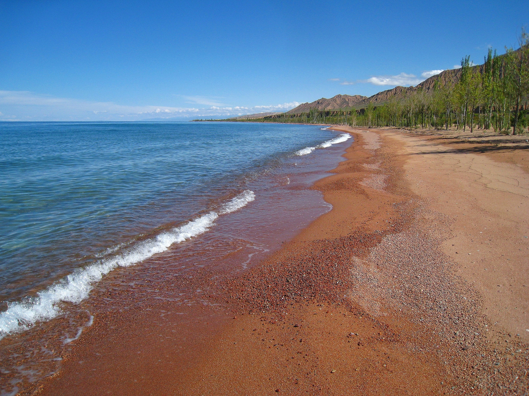 На берегу озера Иссык-Куль. Киргизия водопад озеро природа скалы
