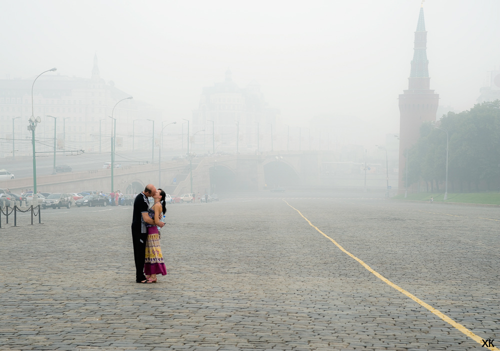 Москва в дыму поцелуй, каменный мост