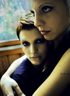 tri:-Y girls fetish gothic
